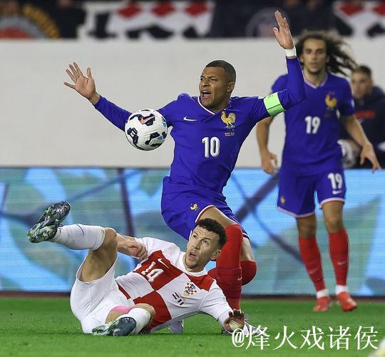 佩里西奇传射建功迈尼昂救点 克罗地亚主场2-0胜法国抢占先机 佩里西奇传射建功迈尼昂救点 克罗地亚主场2-0胜法国抢占先机